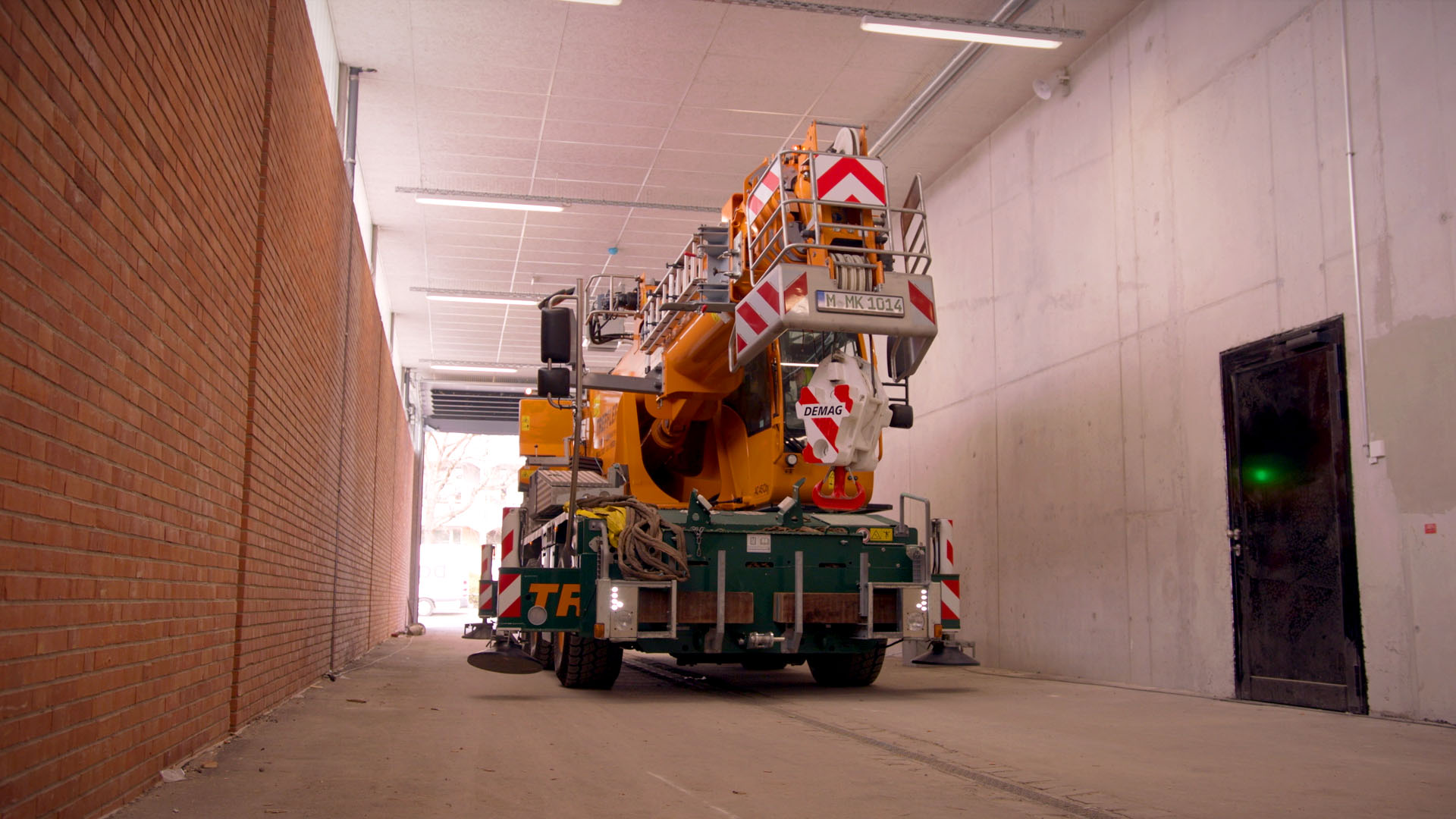 TRANSPORT HEBEBÜHNE | Münchner Volkstheater